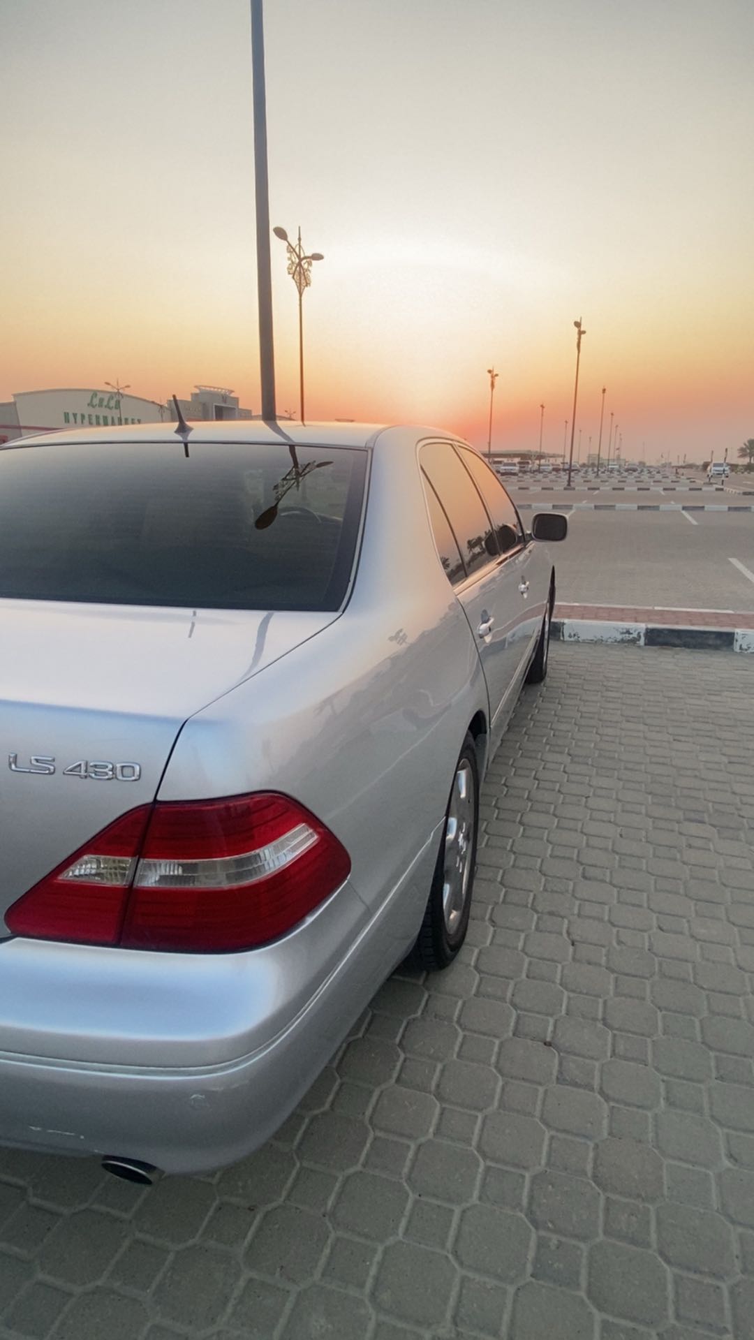 Car Image 2004 LEXUS LS 430