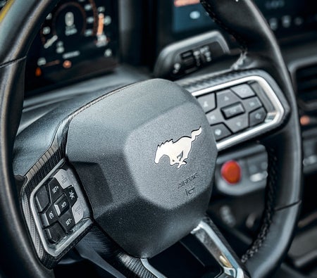 FORD MUSTANG 2024