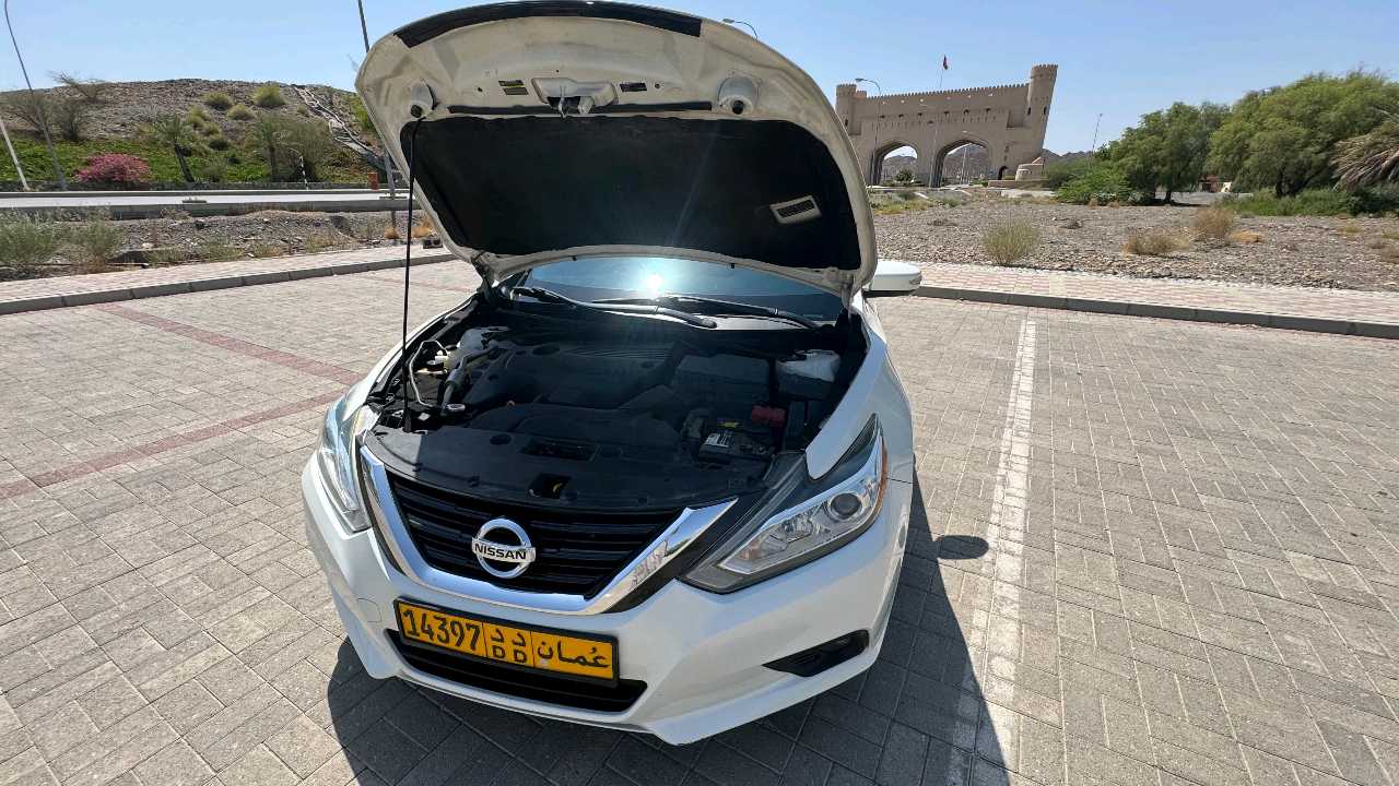 Car Image 2017 NISSAN ALTIMA SL