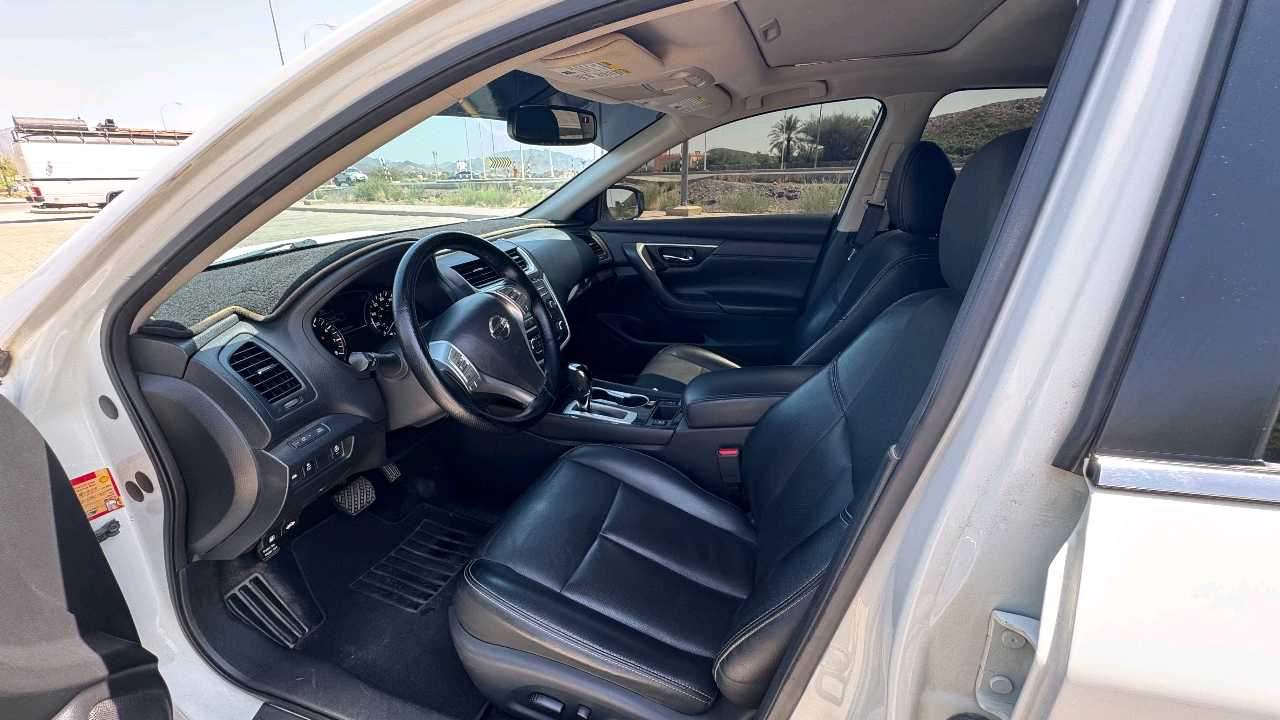 Car Image 2017 NISSAN ALTIMA SL