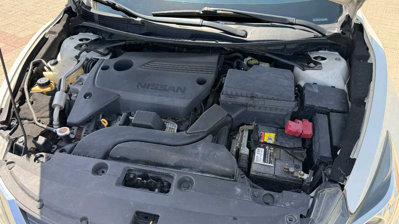 Car Image 2017 NISSAN ALTIMA SL