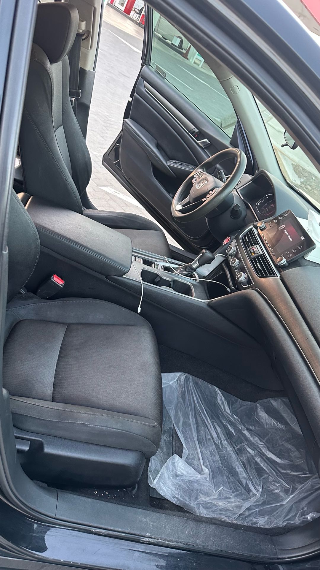 Car Image 2019 HONDA ACCORD LX