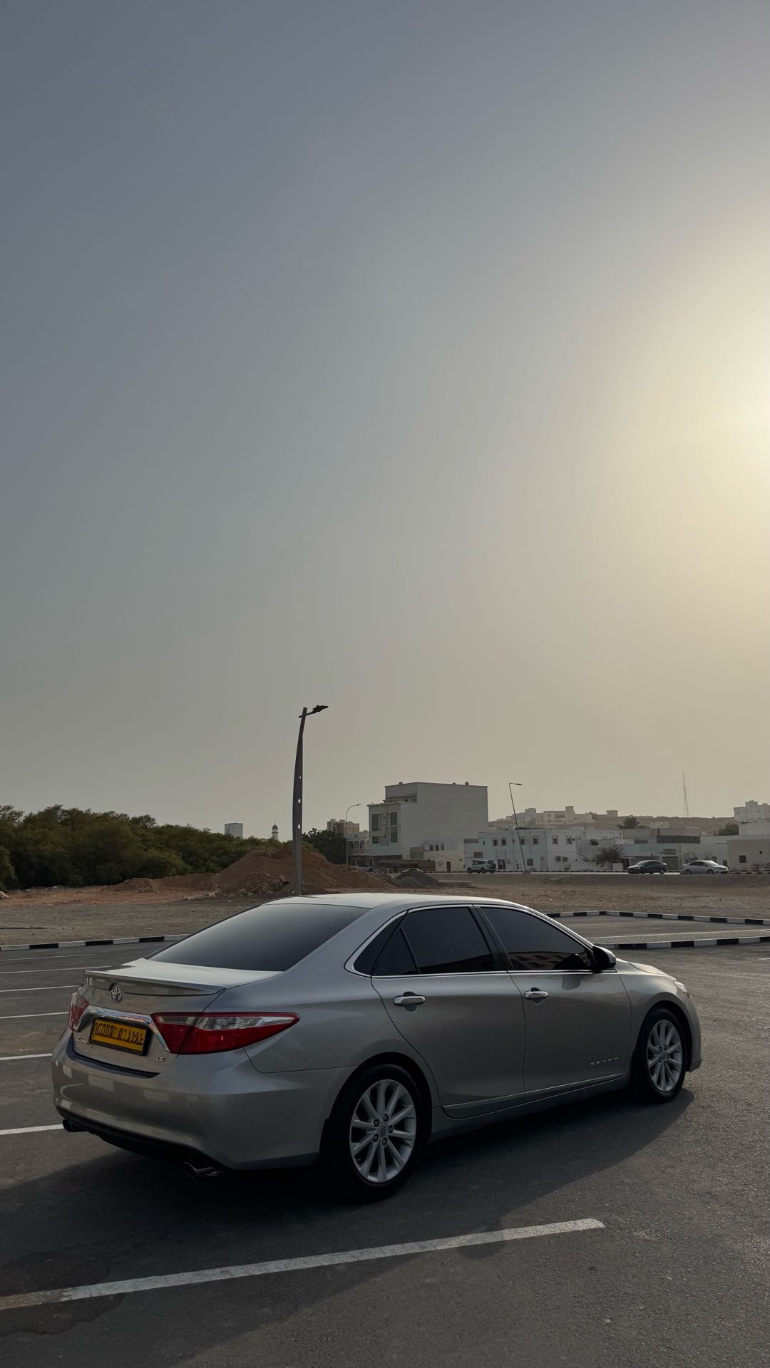 Car Image 2016 TOYOTA CAMRY LE
