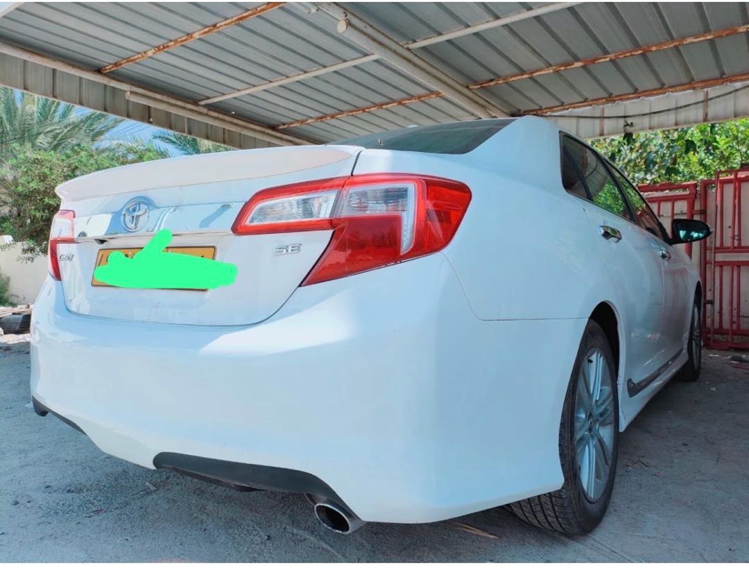 Car Image 2014 TOYOTA CAMRY SE