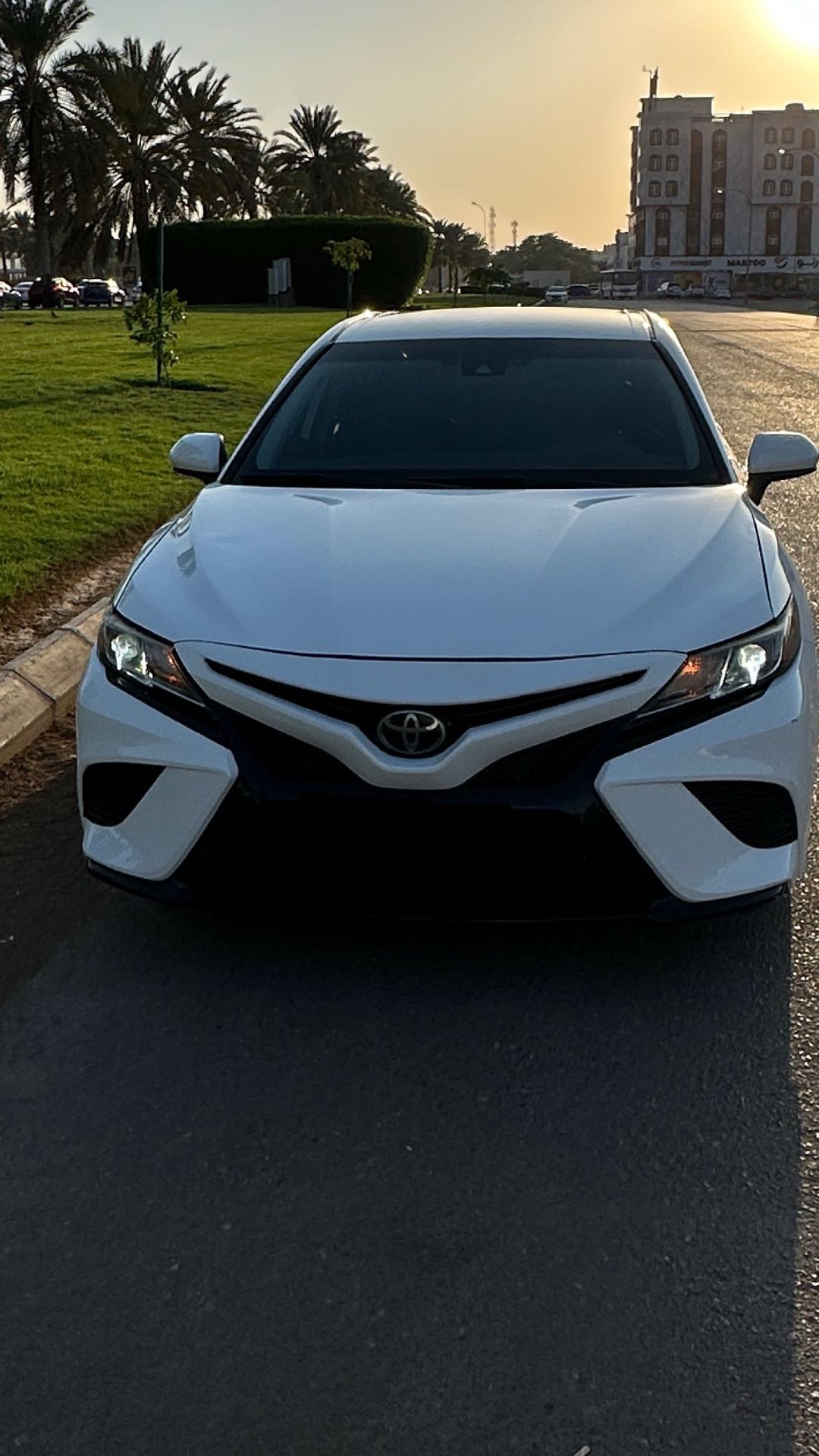 Car Image 2020 TOYOTA CAMRY SE