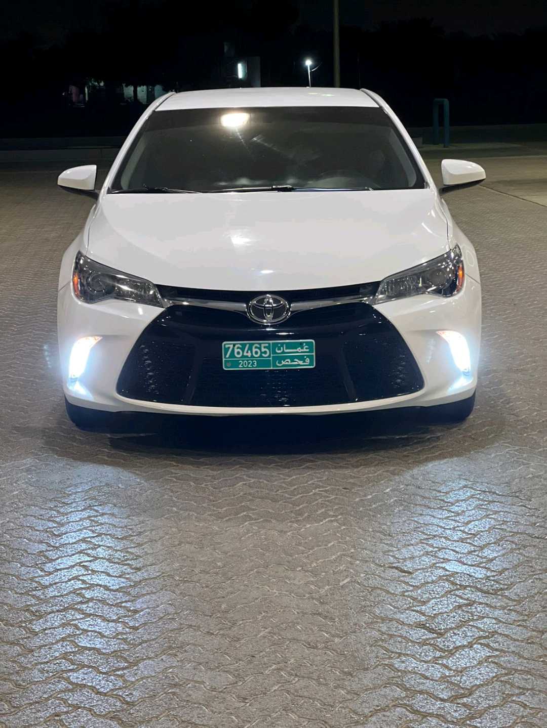 Car Image 2017 TOYOTA CAMRY LE