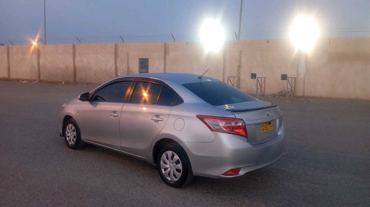 Car Image 2015 TOYOTA YARIS 1.3