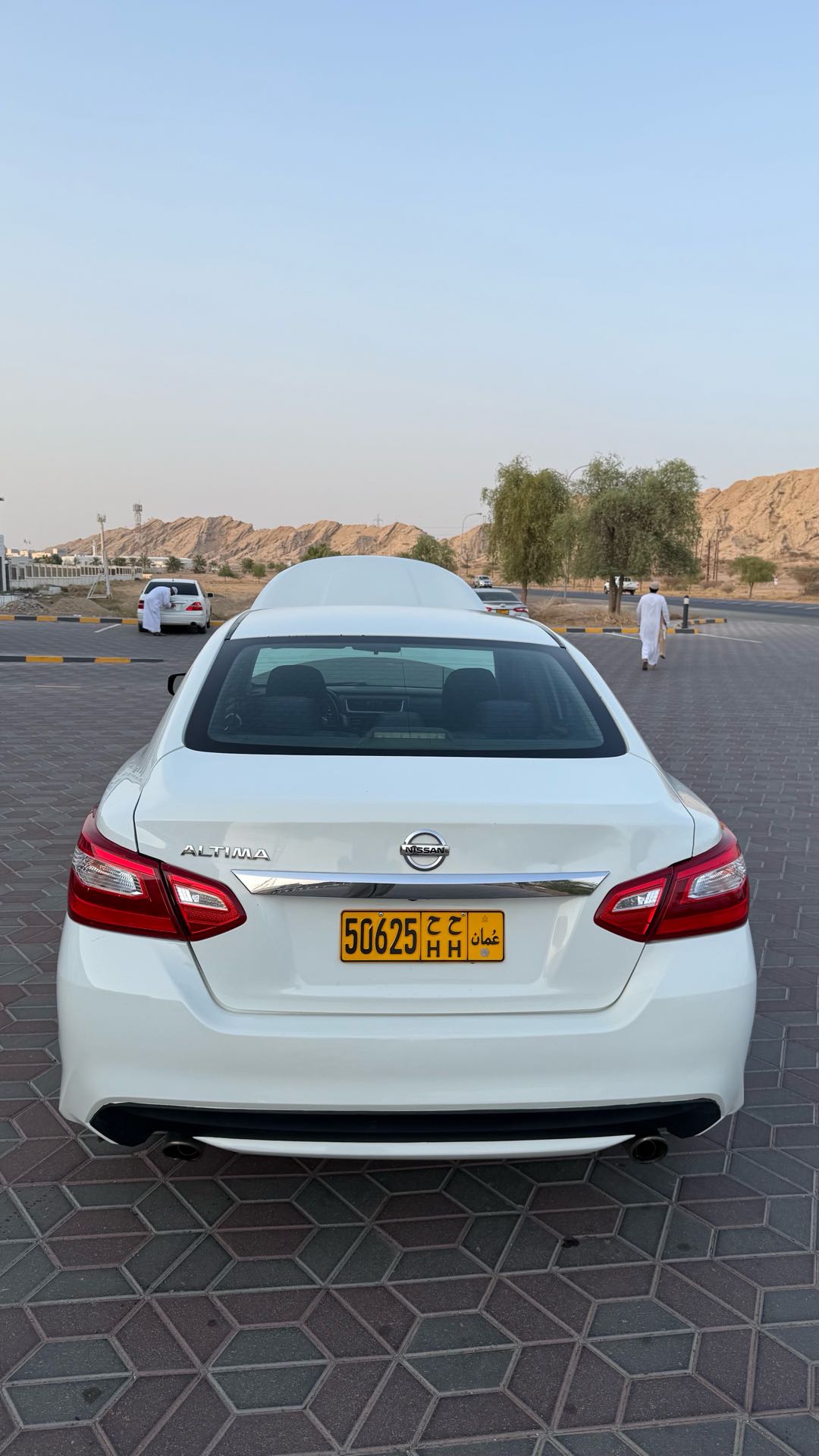 Car Image 2017 NISSAN ALTIMA S