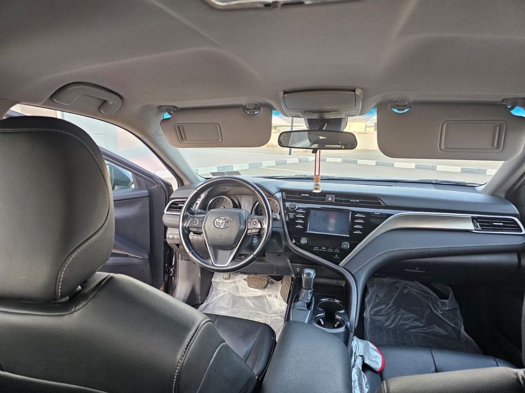 Car Image 2018 TOYOTA CAMRY SE