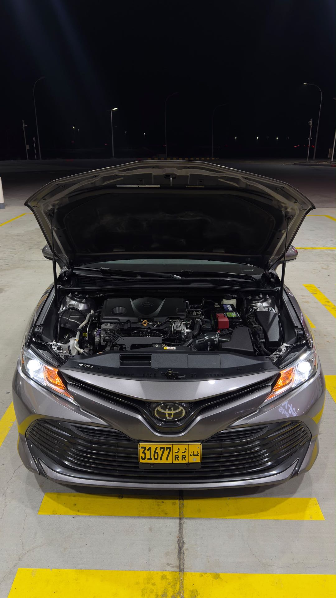 Car Image 2018 TOYOTA CAMRY LE