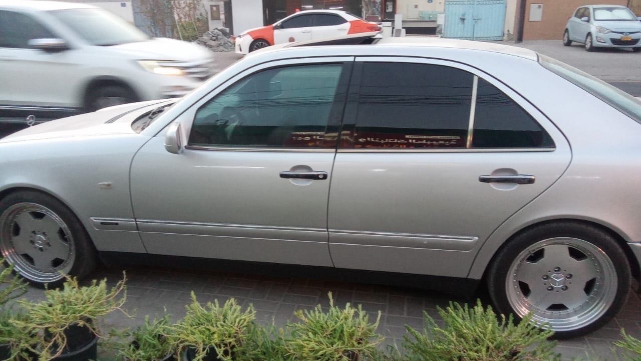 Car Image 1997 MERCEDES E Class 320