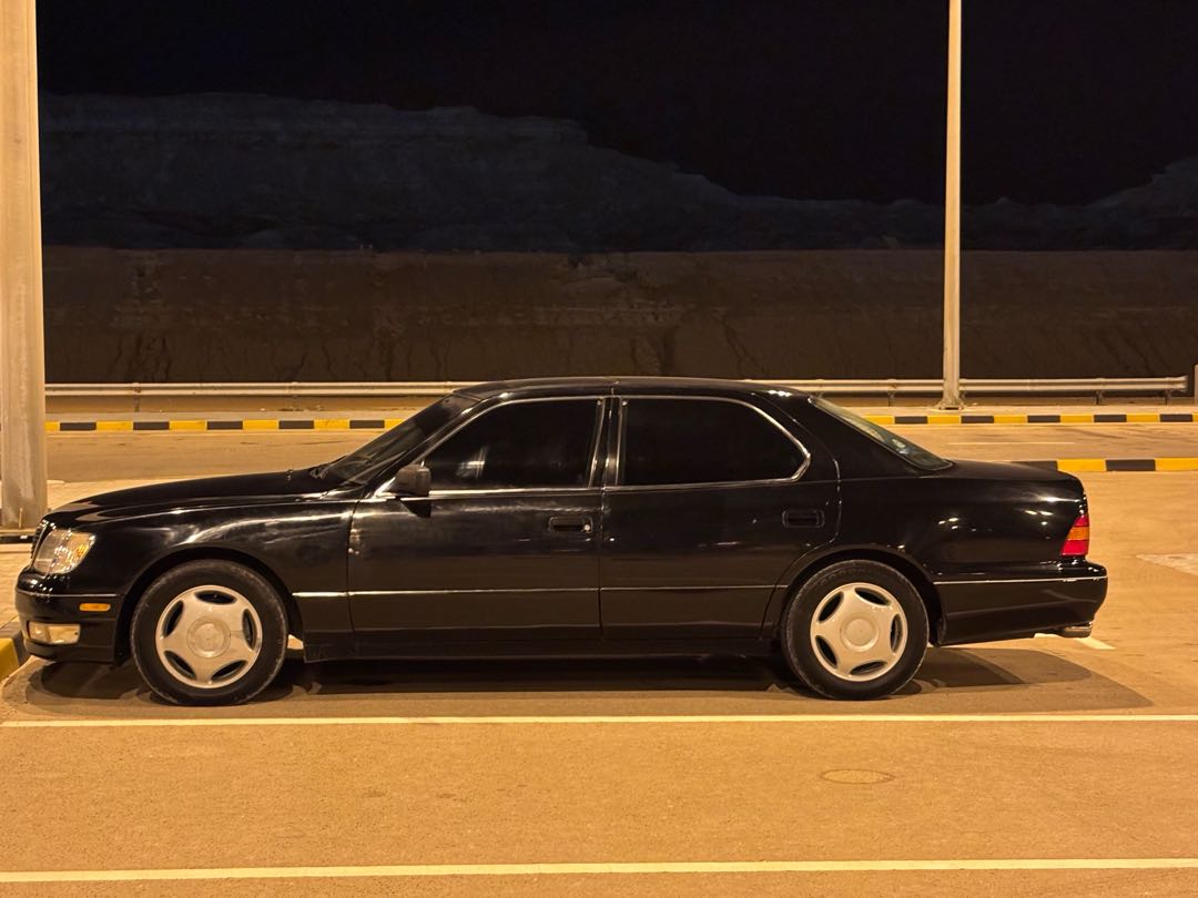 Car Image 1999 LEXUS LS 400