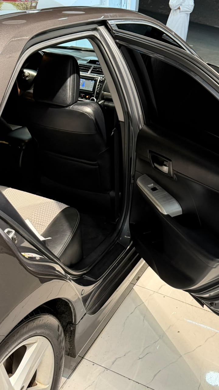 Car Image 2012 TOYOTA CAMRY SE