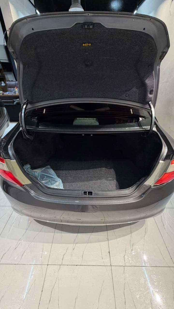 Car Image 2012 TOYOTA CAMRY SE