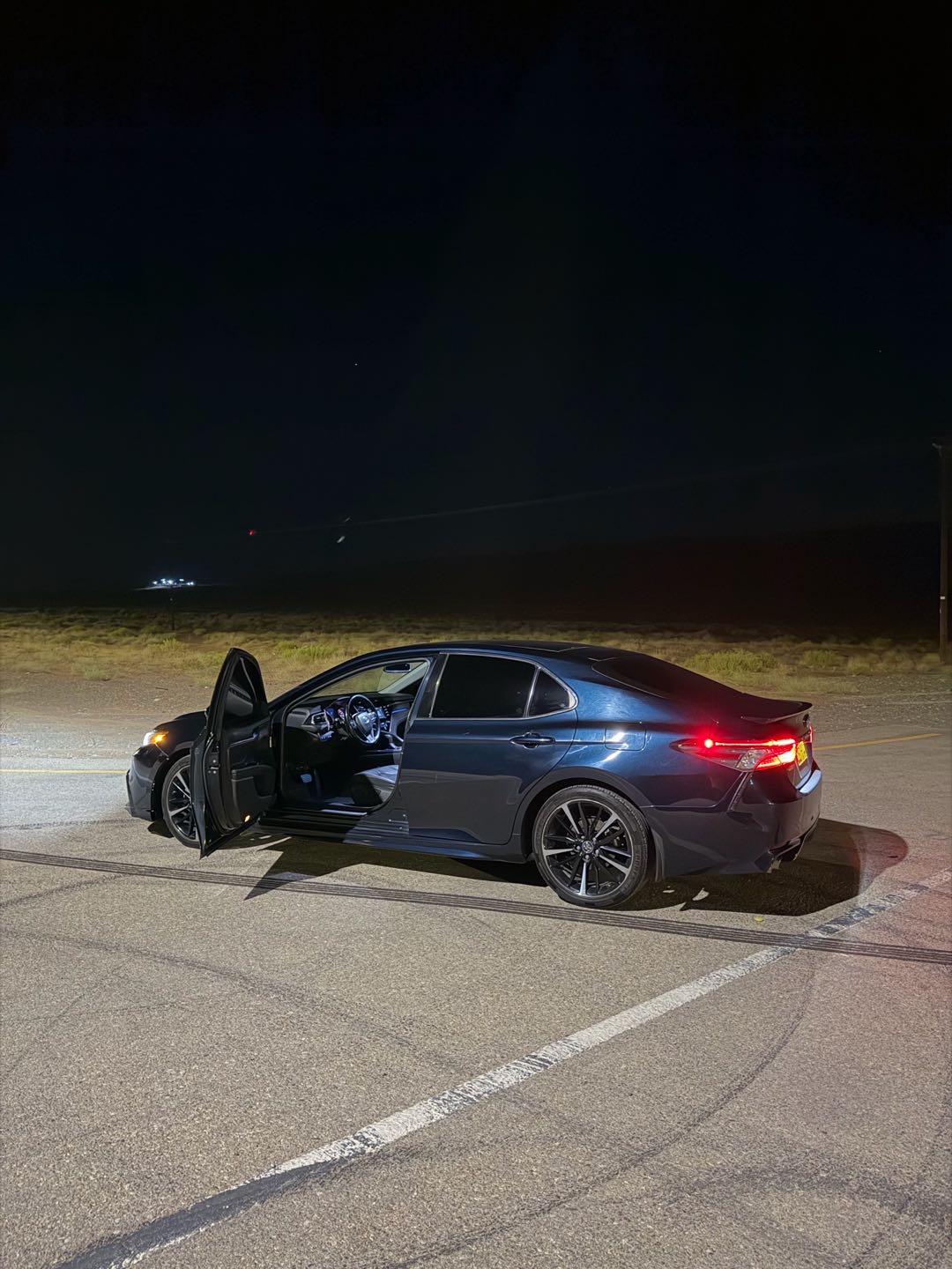 Car Image 2018 TOYOTA CAMRY XSE
