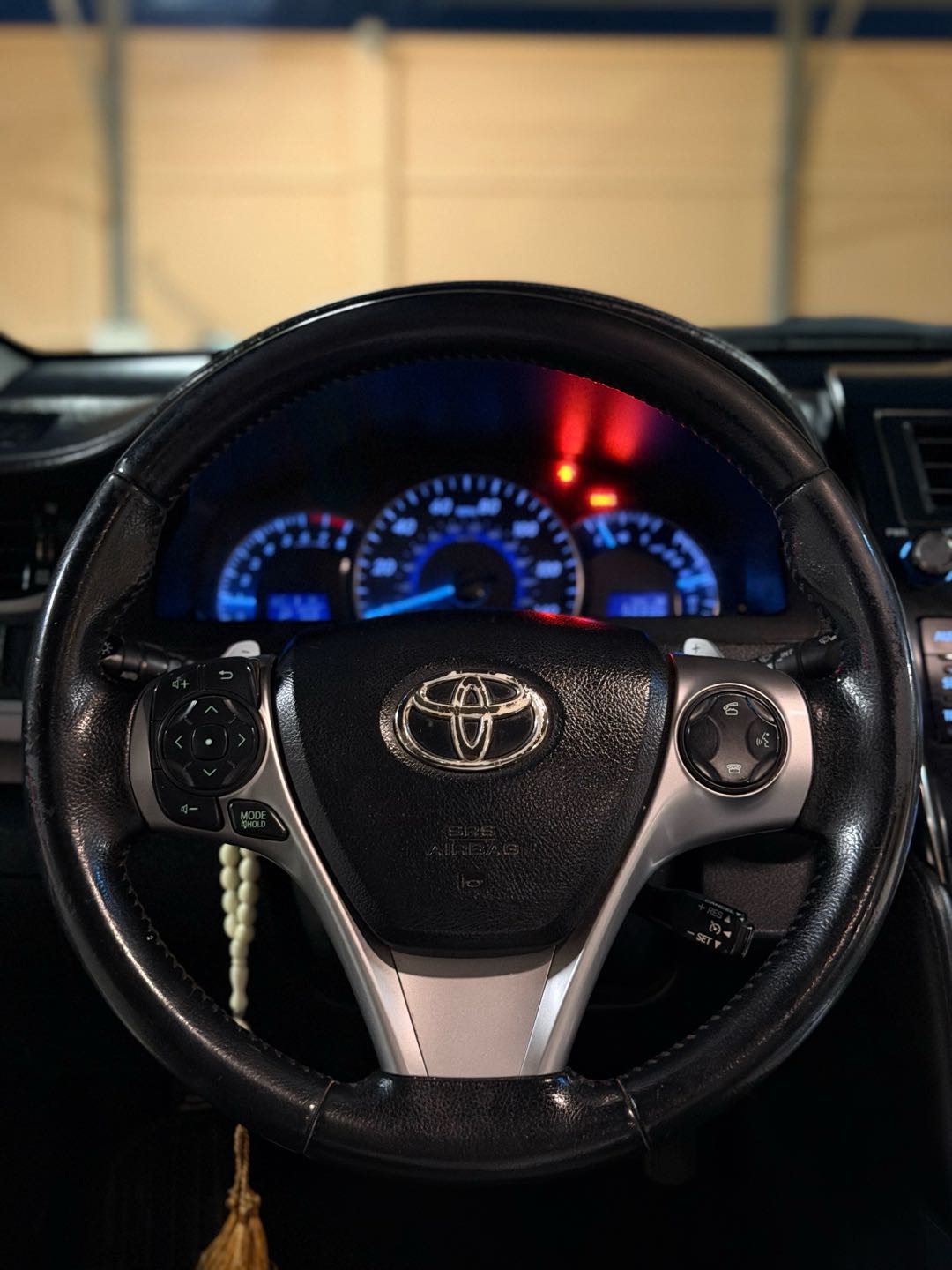 Car Image 2012 TOYOTA CAMRY SE