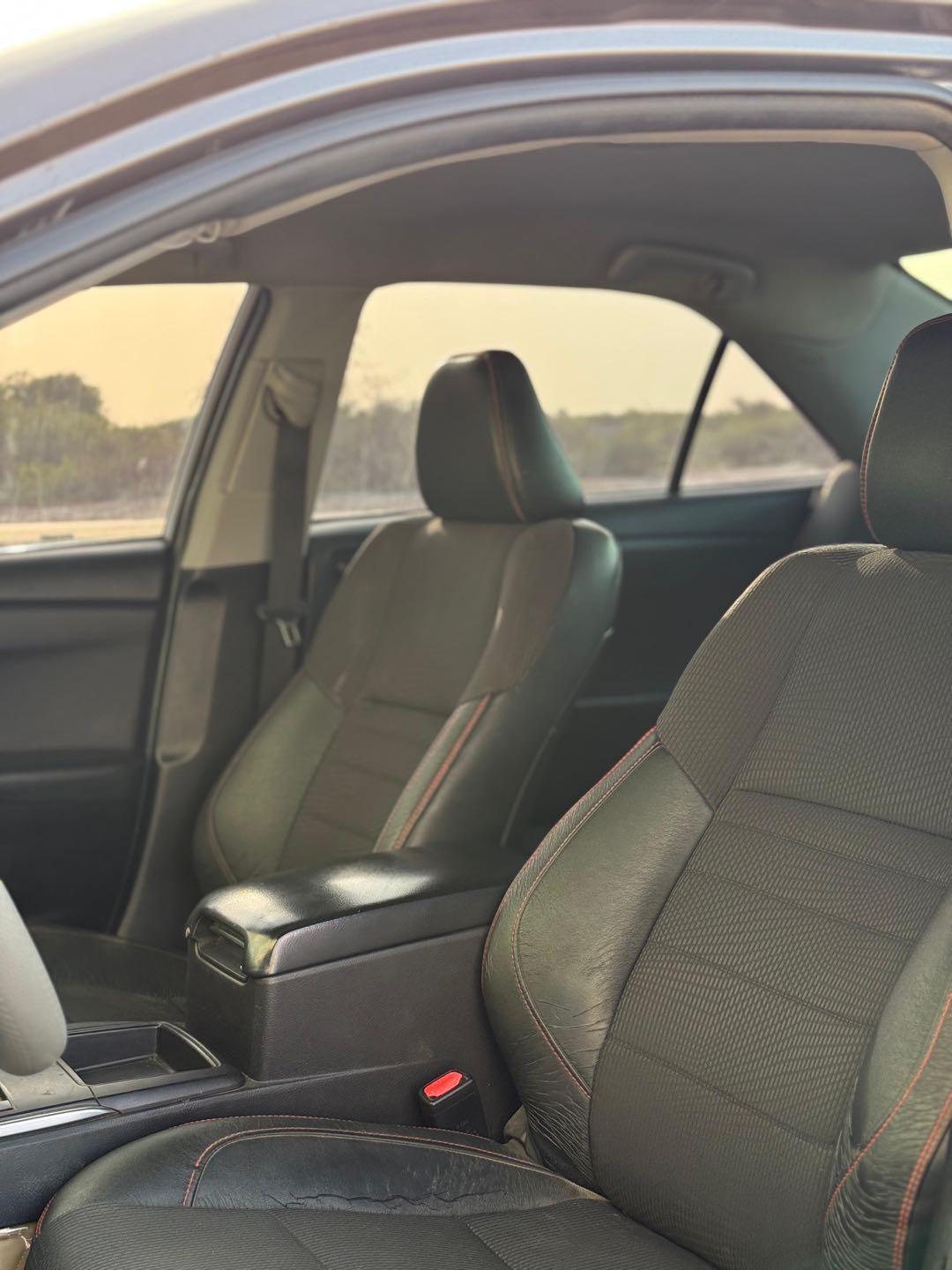 Car Image 2017 TOYOTA CAMRY SE