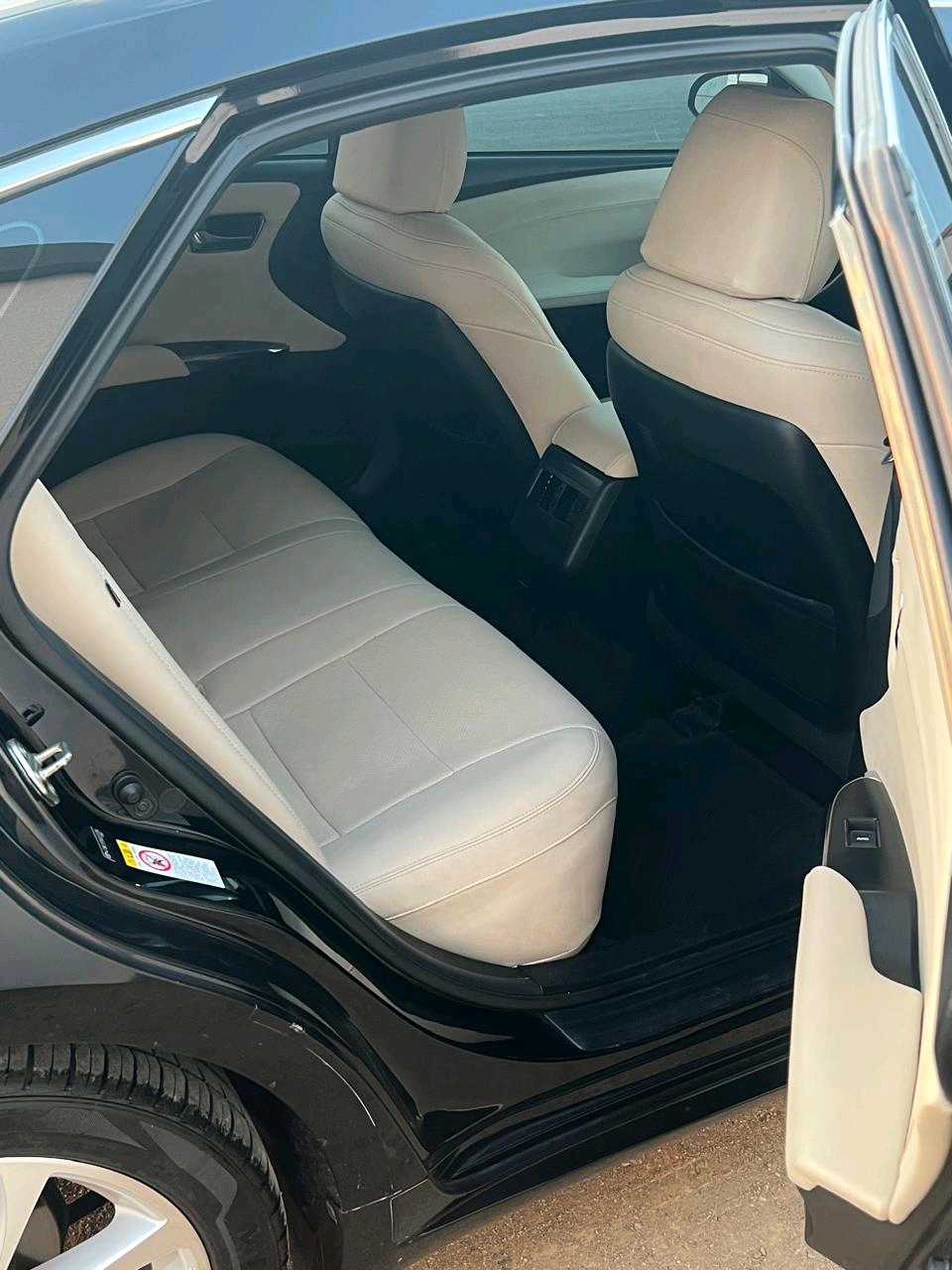 Car Image 2016 TOYOTA AVALON XLE