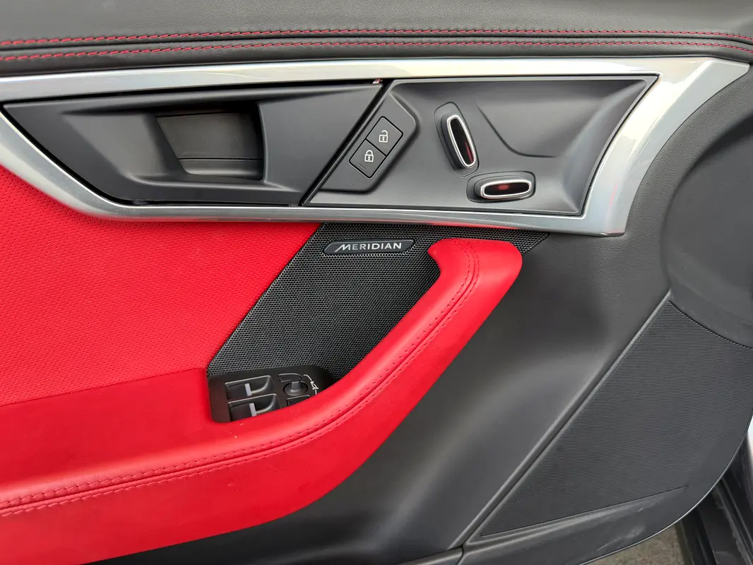 Car Image 2022 JAGUAR F-TYPE 