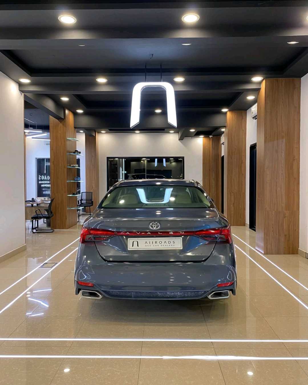 Car Image 2019 TOYOTA AVALON XLE