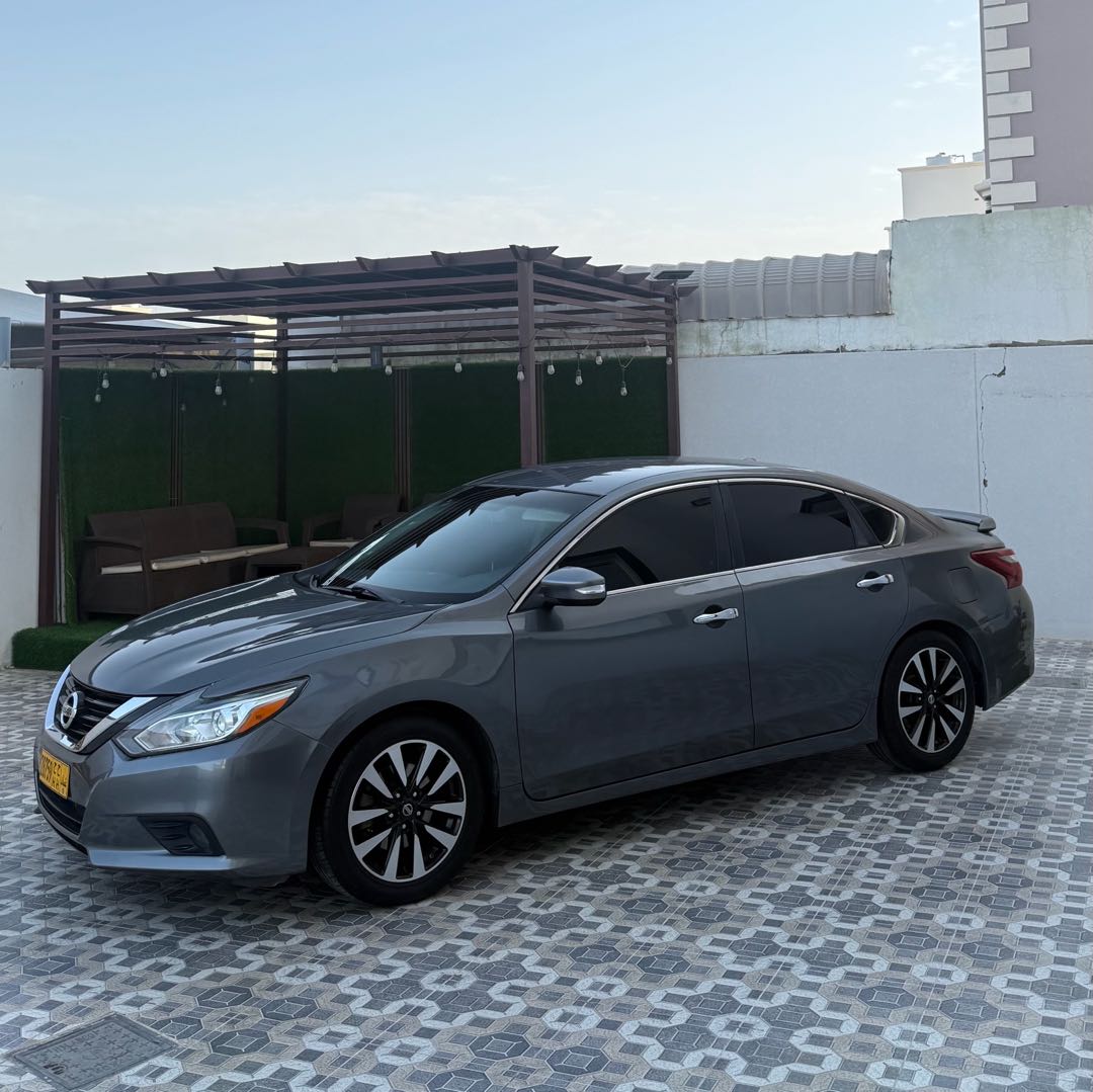 Car Image 2018 NISSAN ALTIMA SL
