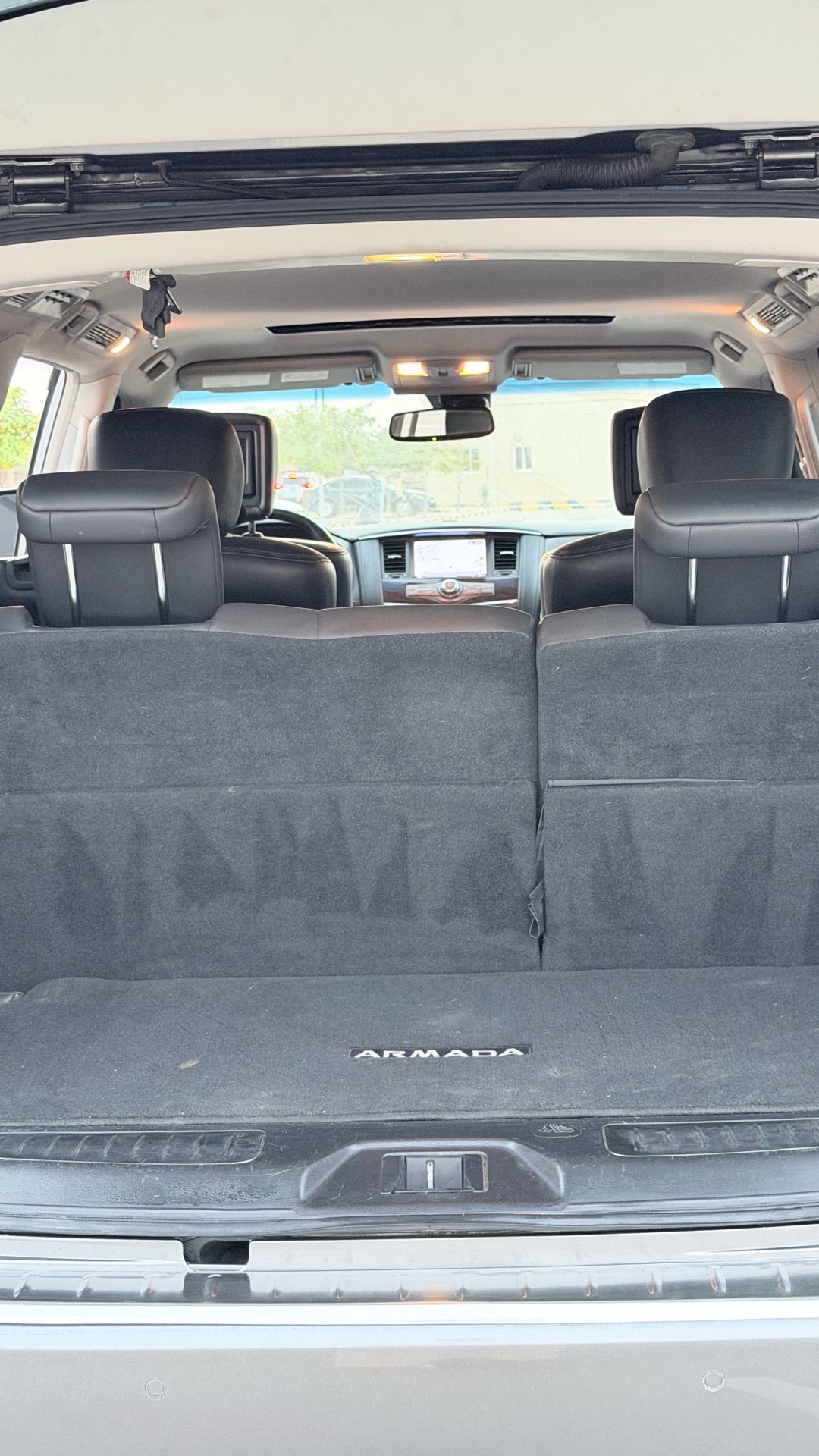 Car Image 2017 NISSAN ARMADA 