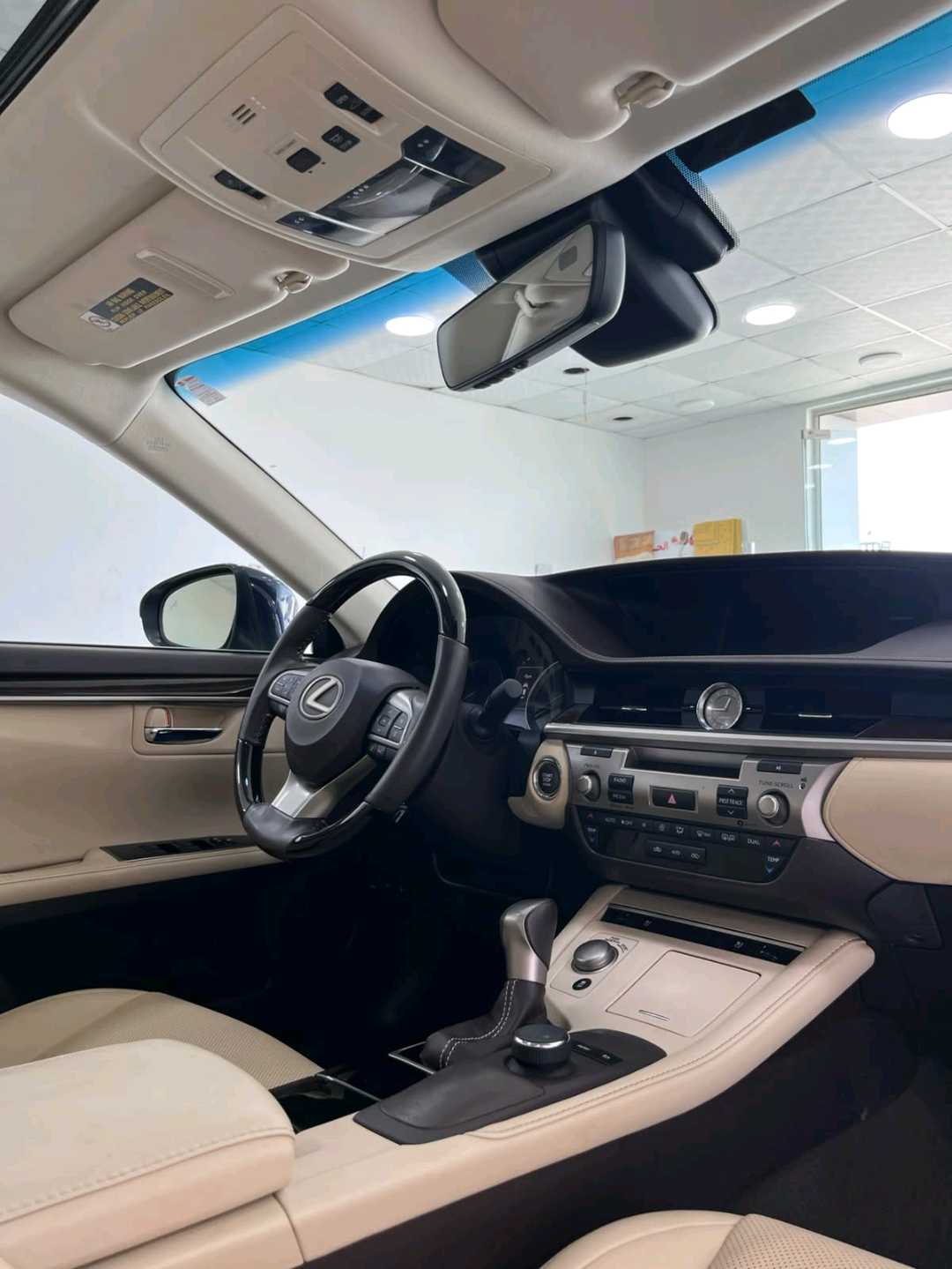 Car Image 2018 LEXUS ES 350