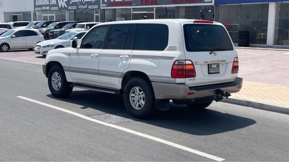 Car Image 1998 TOYOTA LAND CRUISER VX.R