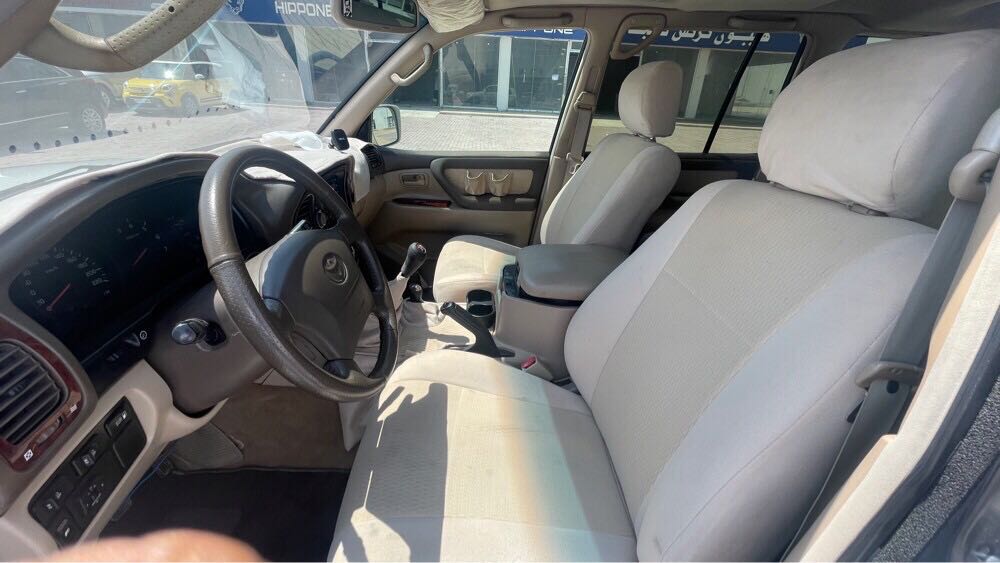 Car Image 1998 TOYOTA LAND CRUISER VX.R
