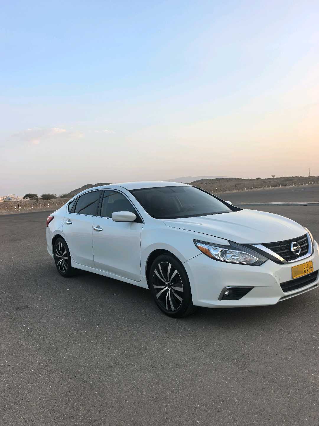 Car Image 2016 NISSAN ALTIMA SV