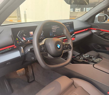 BMW 5 SERIES 2026