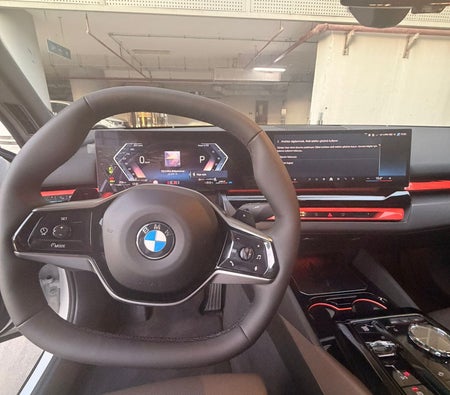 BMW 5 SERIES 2026