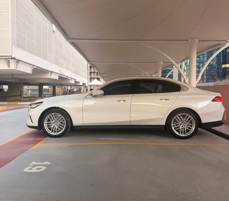 BMW 5 SERIES 2026