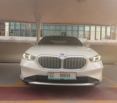 BMW 5 SERIES 2026