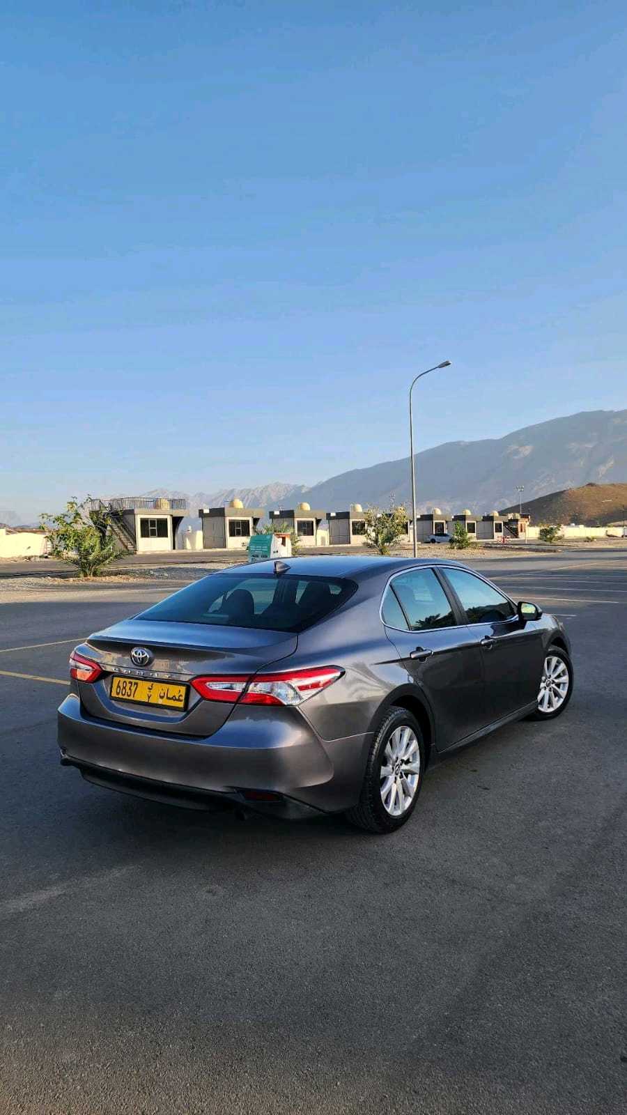 Car Image 2019 TOYOTA CAMRY LE