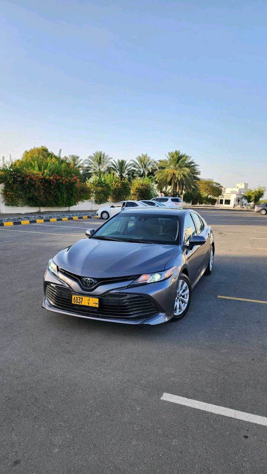 Car Image 2019 TOYOTA CAMRY LE
