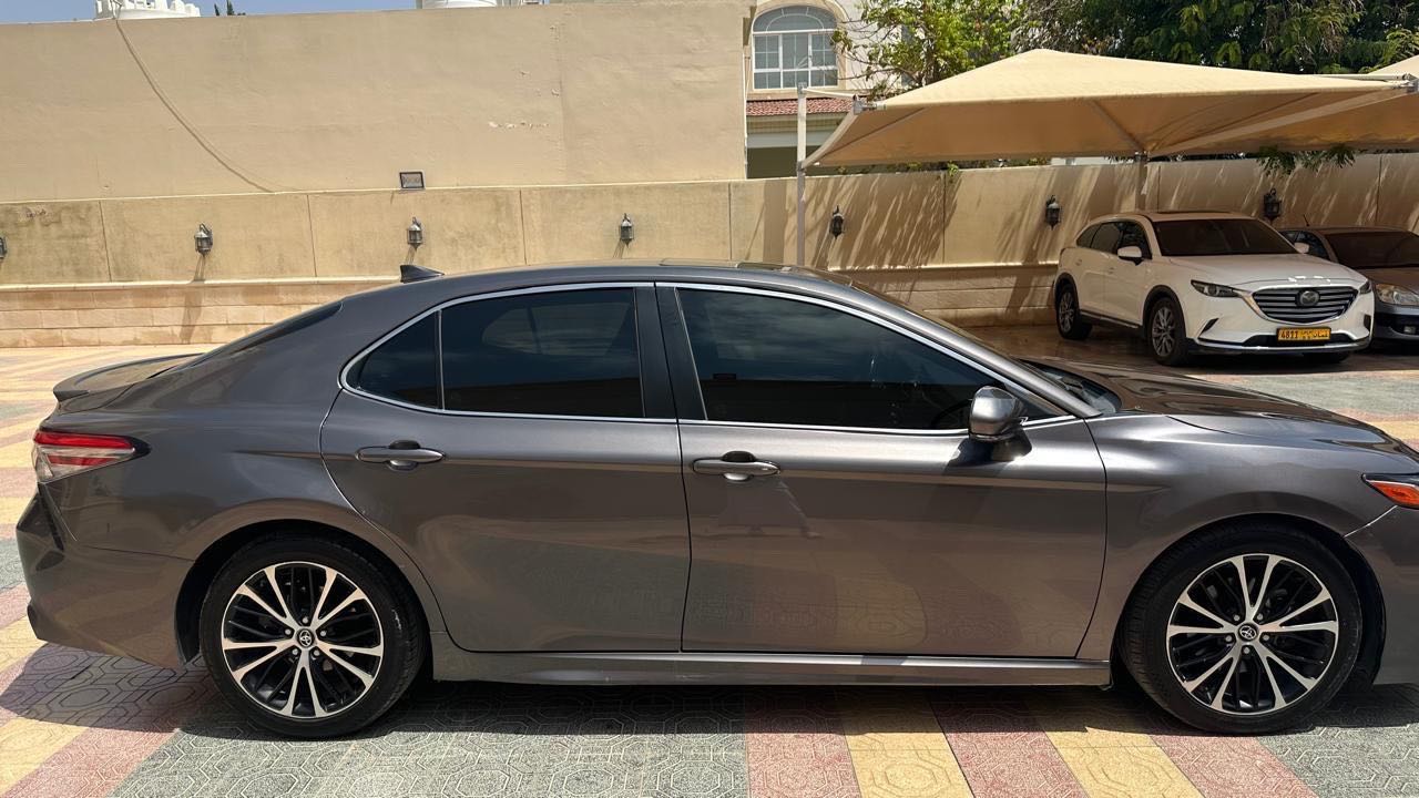 Car Image 2019 TOYOTA CAMRY SE