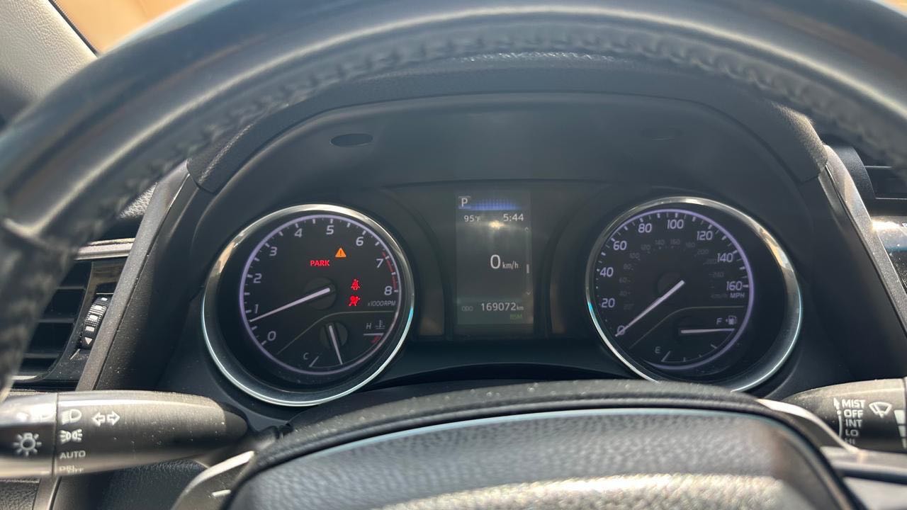 Car Image 2019 TOYOTA CAMRY SE