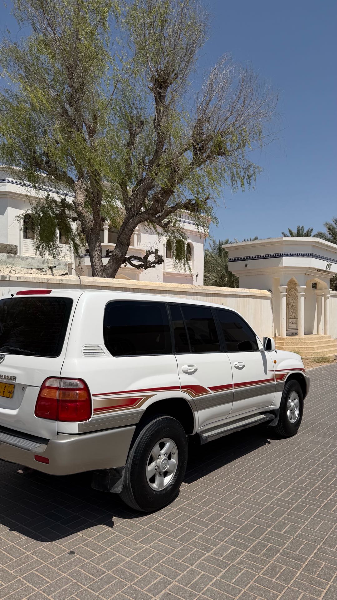 Car Image 2002 TOYOTA LAND CRUISER GX.R