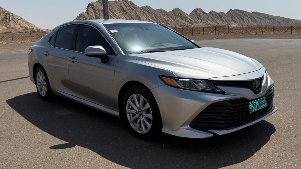 Car Image 2019 TOYOTA CAMRY LE