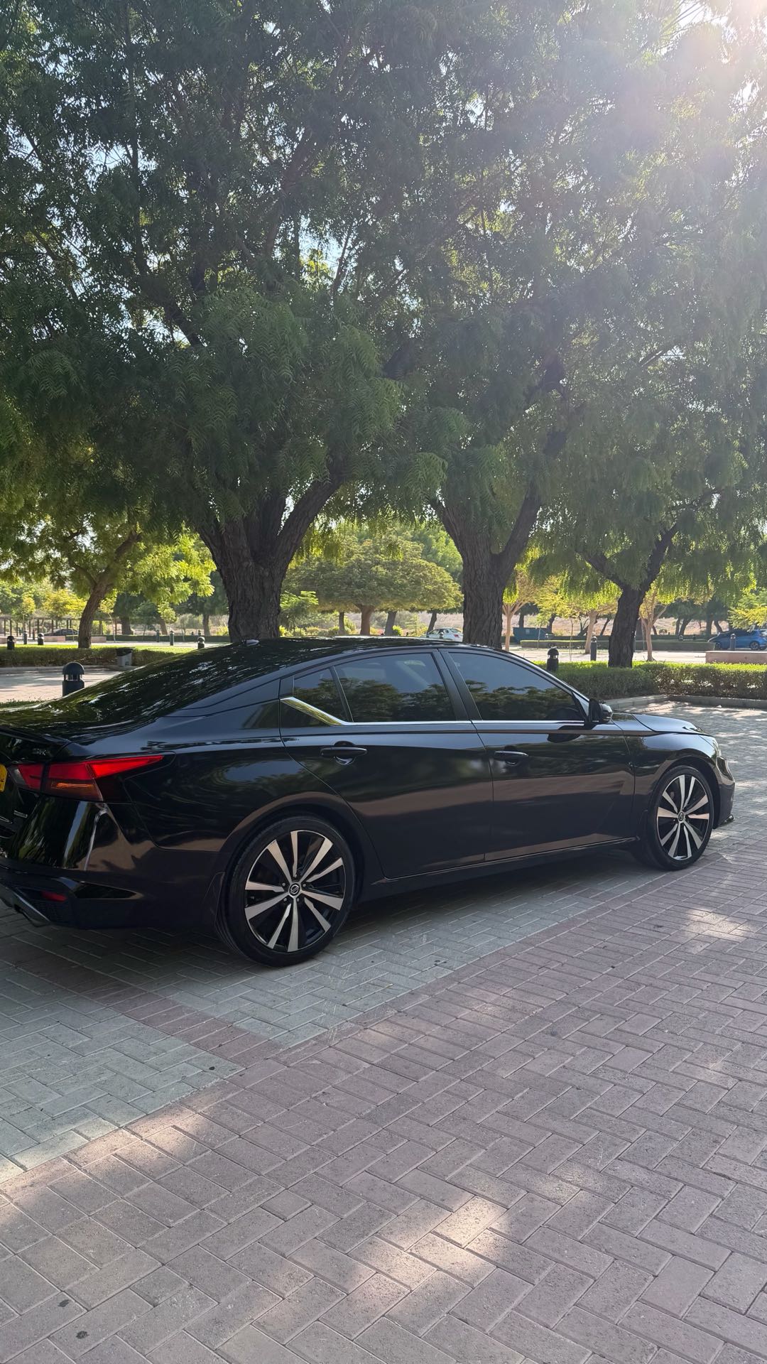 Car Image 2019 NISSAN ALTIMA SR