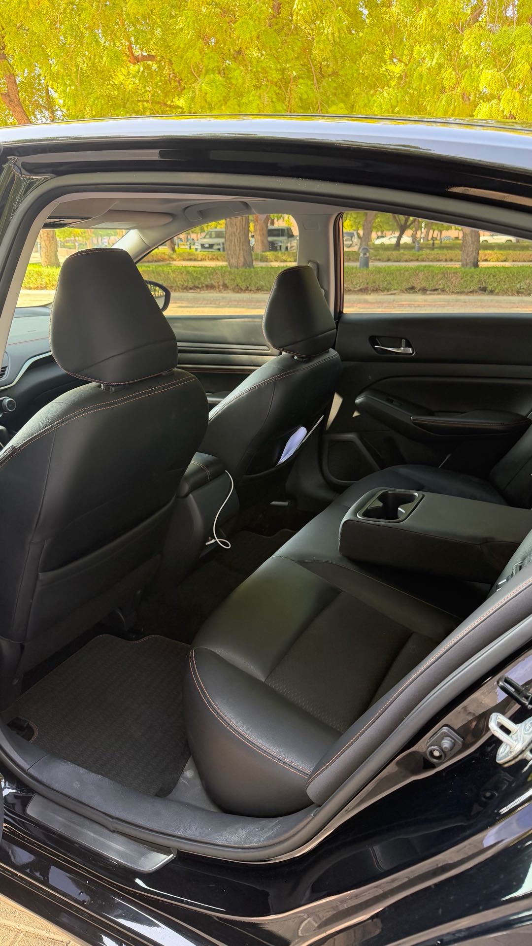 Car Image 2019 NISSAN ALTIMA SR
