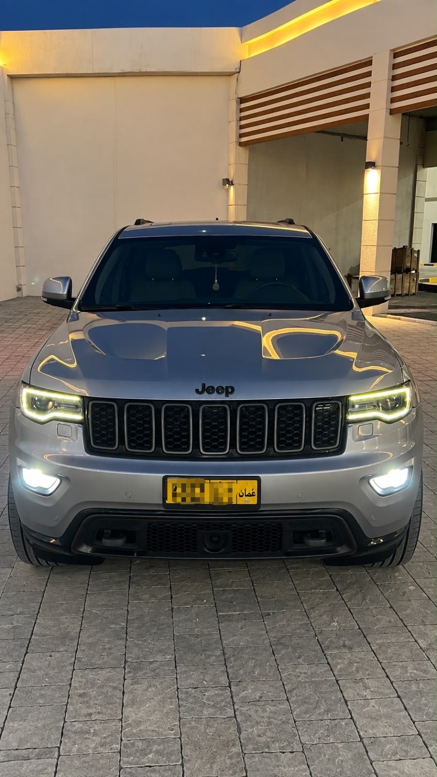 Car Image 2016 JEEP GRAND CHEROKEE LAREDO