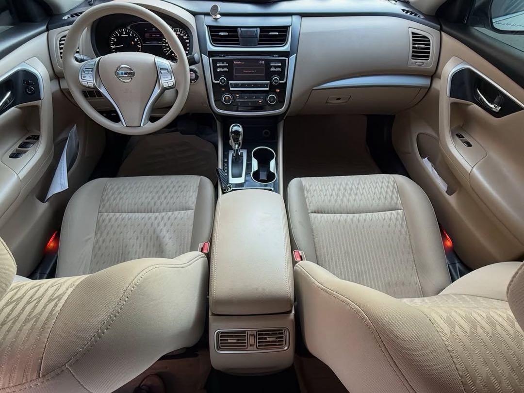 Car Image 2018 NISSAN ALTIMA SV