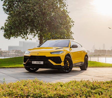 LAMBORGHINI URUS 2024