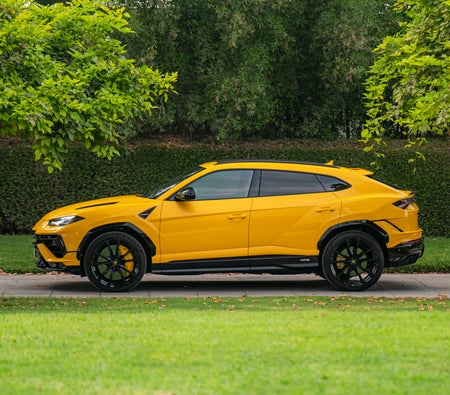 LAMBORGHINI URUS 2024
