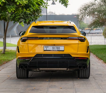 LAMBORGHINI URUS 2024