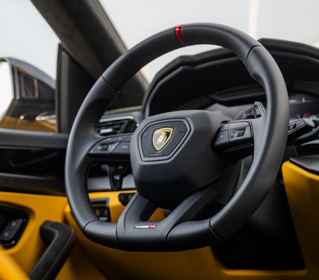 LAMBORGHINI URUS 2024
