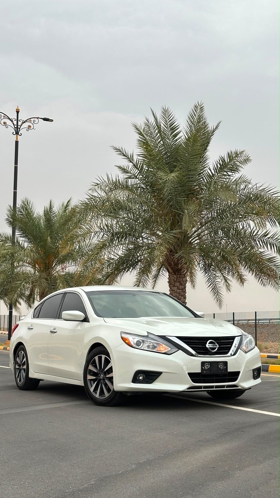 Car Image 2017 NISSAN ALTIMA SV