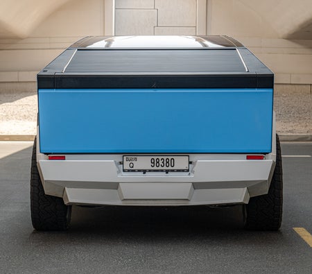 TESLA CYBERTRUCK 2024